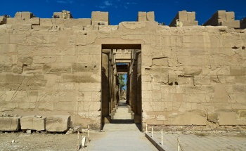 カルナク神殿の通用門